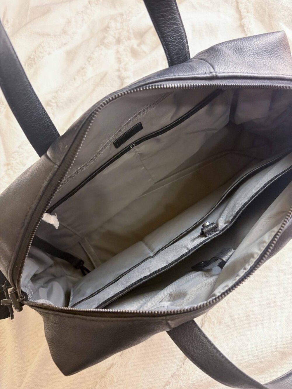 AWAY The Everywhere Travel Weekend Bag in Black Leather - Picture 3 of 8